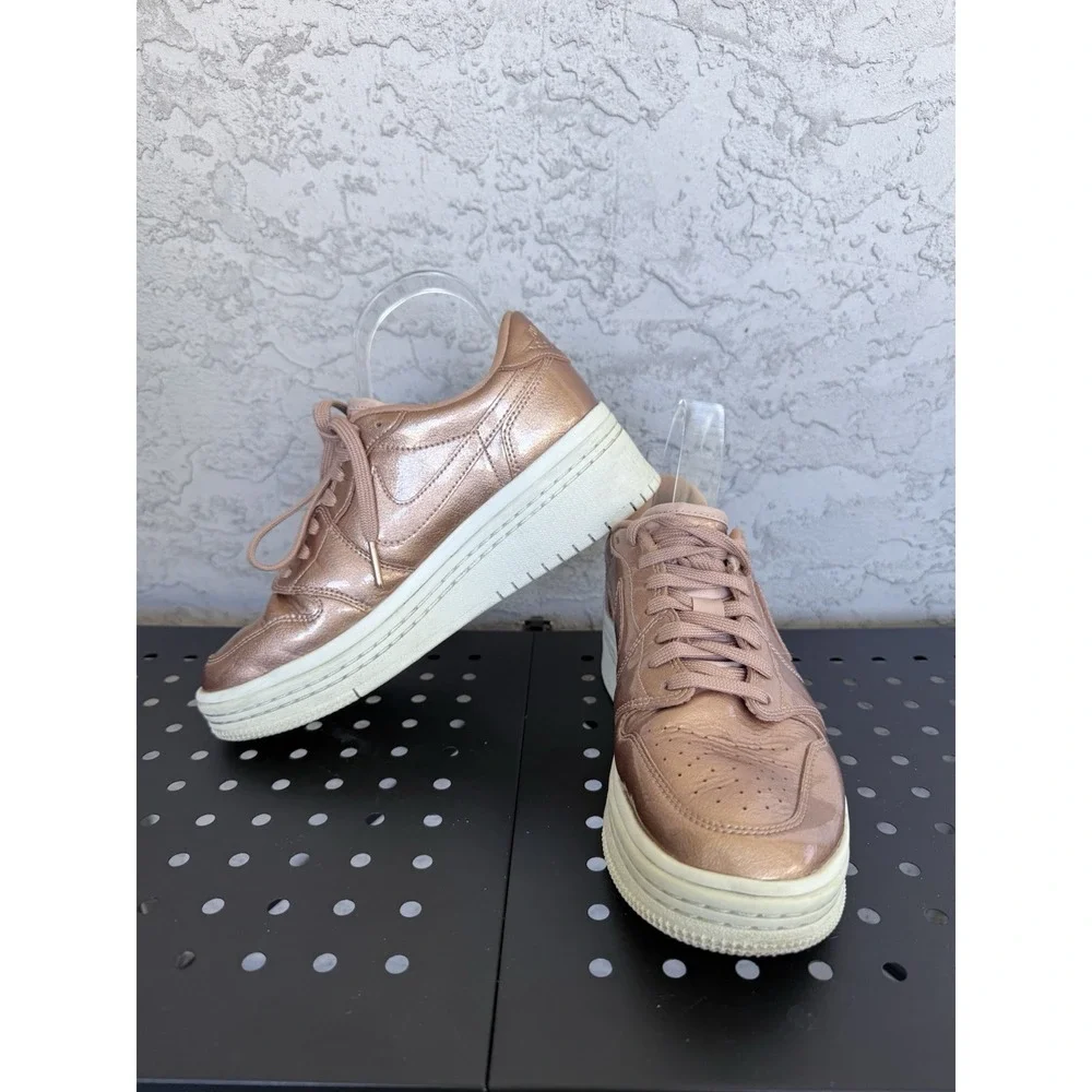 Nike Jordan Retro 1 Low Lifted Met Bronze Pink Womens 7‎ Platform A01334-901